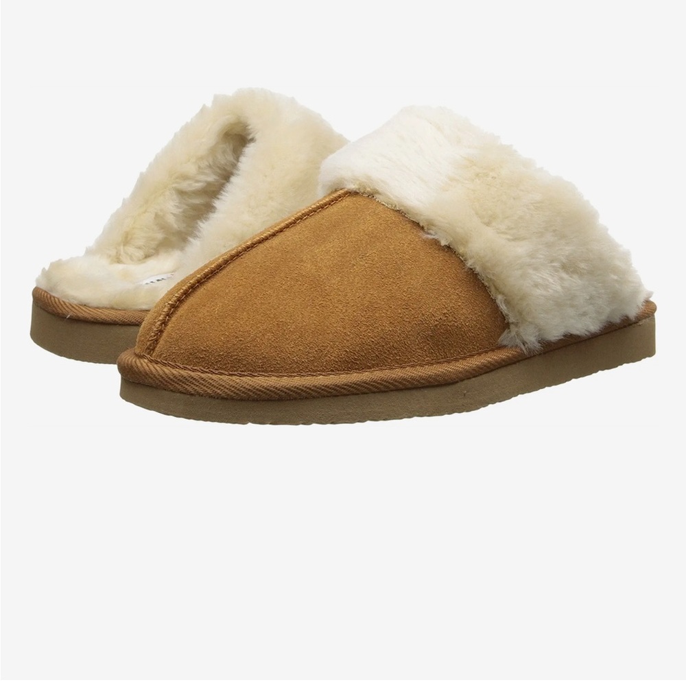 Minnetonka Women's Chesney Cinnamon Suede Slippers size 7M NWOB